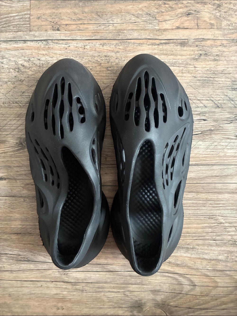 Unisex Casual Slip-On Foam Clog in Black